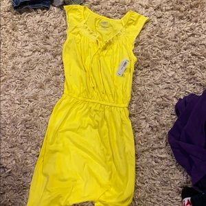 yellow dress